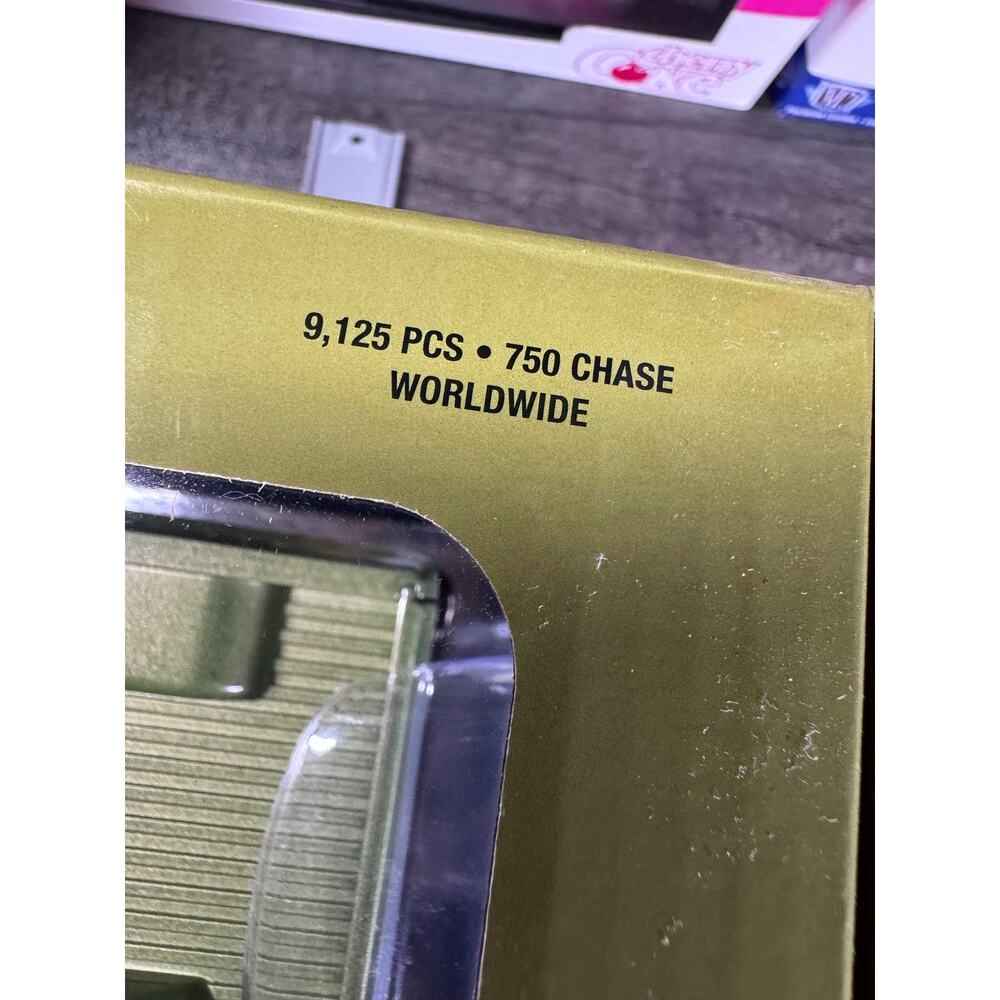 M2 Machines CHASE 1/24 Squarebody Syndicate 73 Chevy Cheyenne Super 10 greenbean - Picture 4 of 4